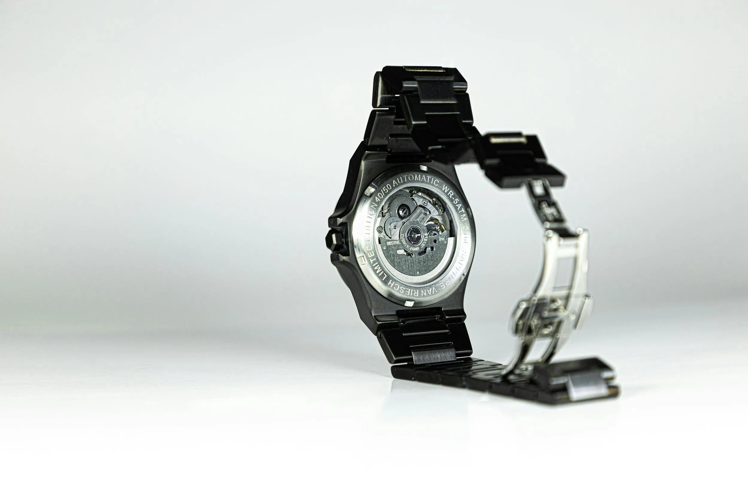 Comparing Watch Cases: Finding Your Perfect Fit
